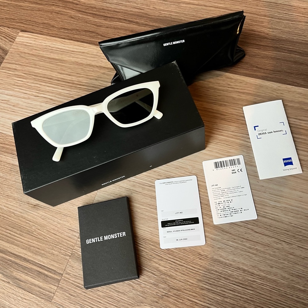 Gentle Monster Loti W2 Sunglasses White